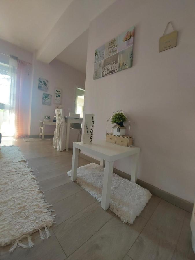 La Pineta - Delightful Small Apartment Near The City Center L'Aquila Luaran gambar